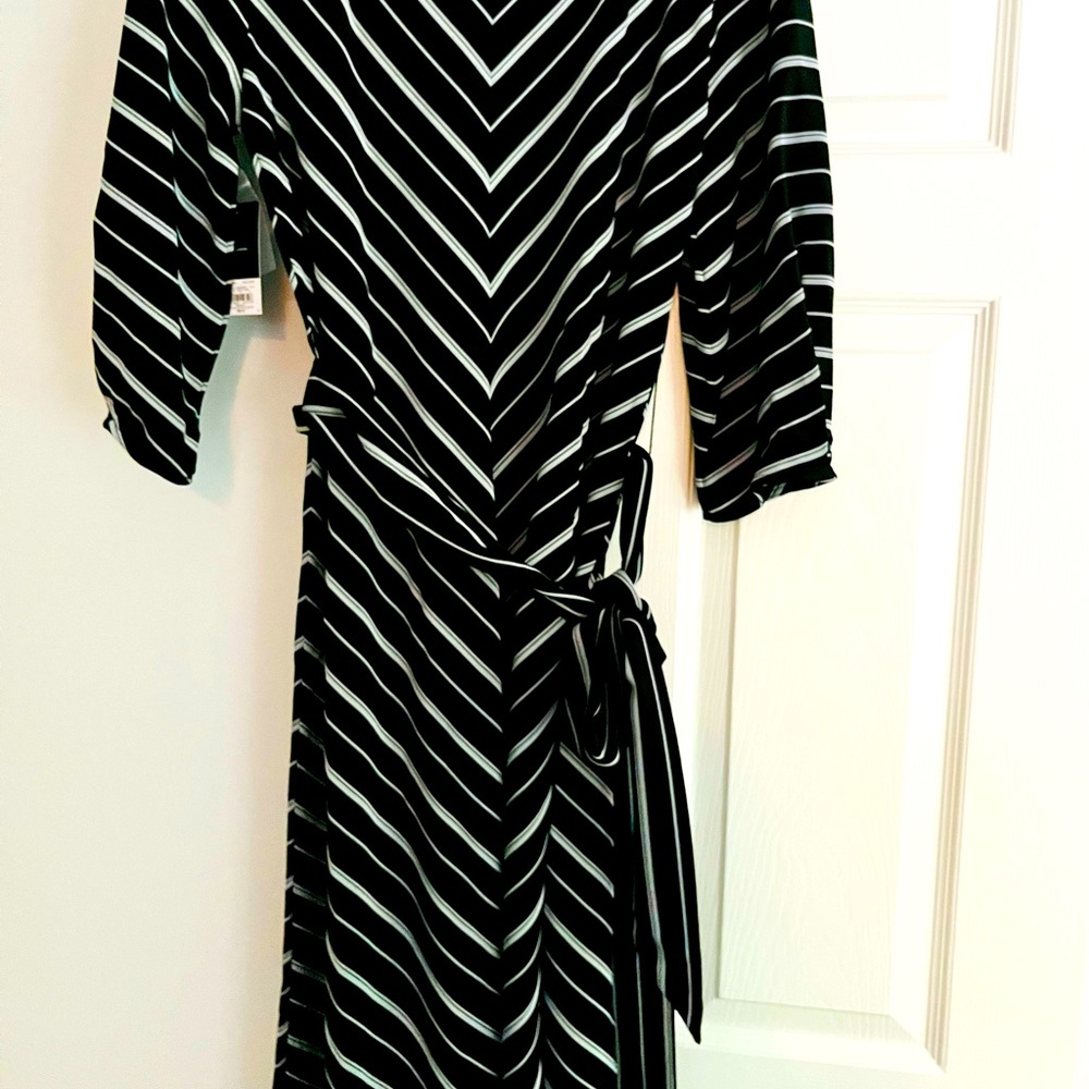 Nine West 3/4 Sleeve Chevron Print Dress - Picture 2 of 4